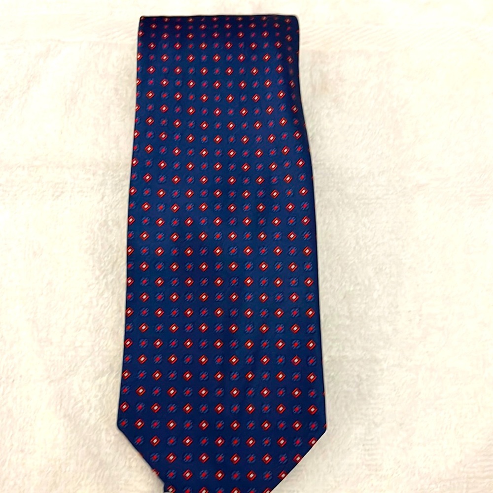 Beautiful Brioni blue and red tie.
